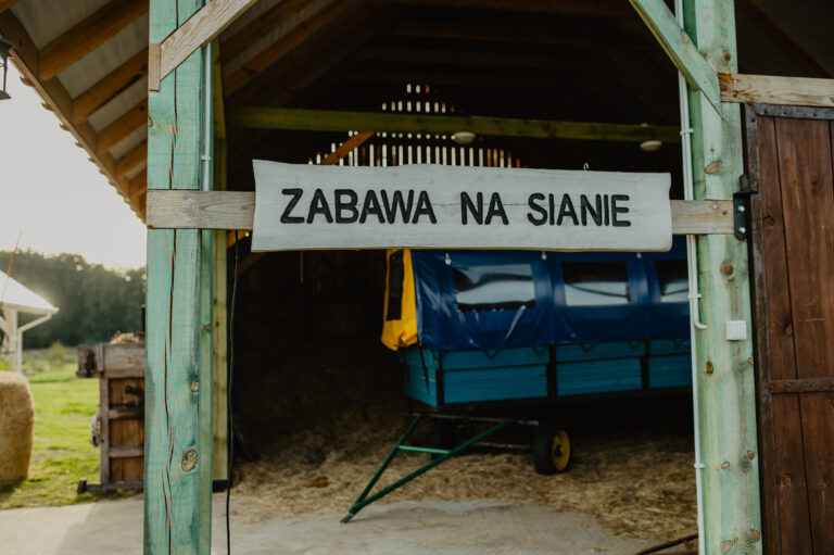 agroturystyka dla dzieci; warsztaty dla dzieci i młodzieży na wsi; agroturystyka z zajęciami edukacyjnymi; wakacje z dziećmi w naturze; przygoda dla dzieci na wsi; warsztaty ekologiczne dla dzieci; gospodarstwo agroturystyczne; wyjazdy dla szkół na wieś; warsztaty kreatywne dla dzieci; agroturystyka dla rodzin z dziećmi; kreatywne zajęcia dla dzieci;