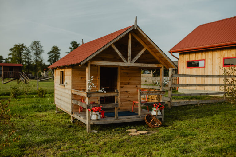 agroturystyka dla dzieci; warsztaty dla dzieci i młodzieży na wsi; agroturystyka z zajęciami edukacyjnymi; wakacje z dziećmi w naturze; przygoda dla dzieci na wsi; warsztaty ekologiczne dla dzieci; gospodarstwo agroturystyczne; wyjazdy dla szkół na wieś; warsztaty kreatywne dla dzieci; agroturystyka dla rodzin z dziećmi; kreatywne zajęcia dla dzieci;