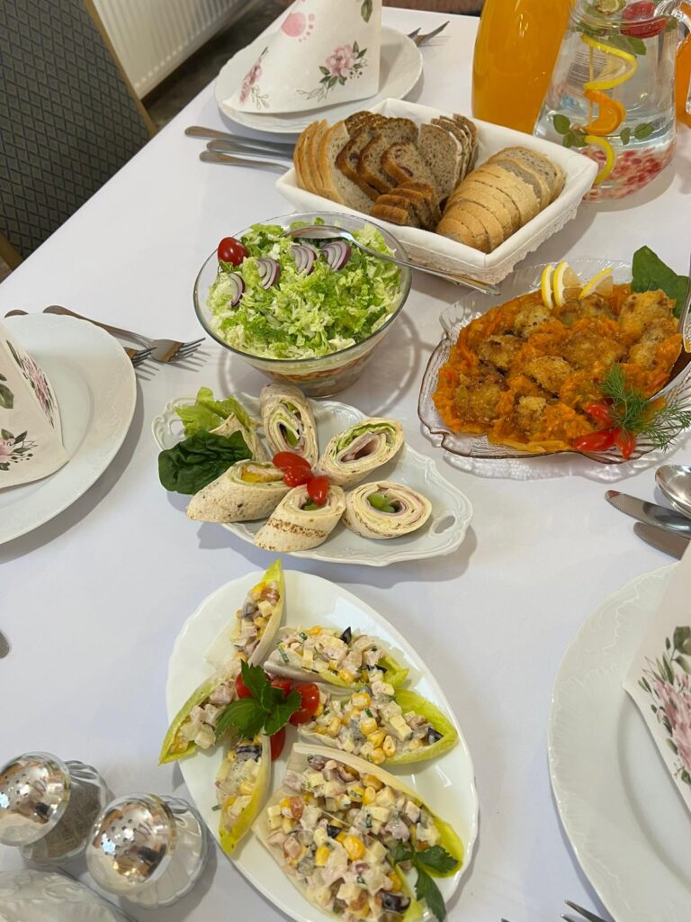 agroturystyka dla dzieci; warsztaty dla dzieci i młodzieży na wsi; agroturystyka z zajęciami edukacyjnymi; wakacje z dziećmi w naturze; przygoda dla dzieci na wsi; warsztaty ekologiczne dla dzieci; gospodarstwo agroturystyczne; wyjazdy dla szkół na wieś; warsztaty kreatywne dla dzieci; agroturystyka dla rodzin z dziećmi; kreatywne zajęcia dla dzieci;