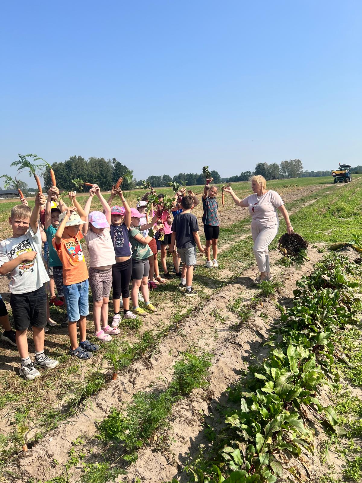 agroturystyka dla dzieci; warsztaty dla dzieci i młodzieży na wsi; agroturystyka z zajęciami edukacyjnymi; wakacje z dziećmi w naturze; przygoda dla dzieci na wsi; warsztaty ekologiczne dla dzieci; gospodarstwo agroturystyczne wyjazdy dla szkół na wieś; warsztaty kreatywne dla dzieci; agroturystyka dla rodzin z dziećmi;