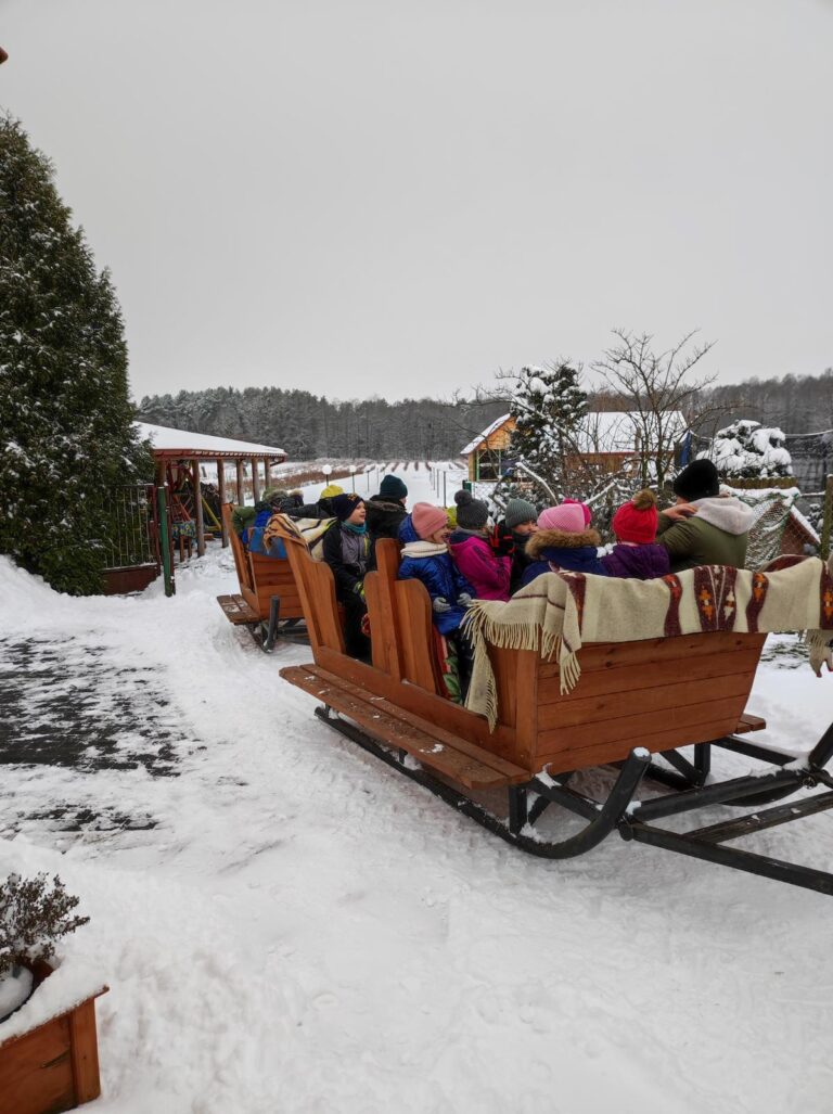 agroturystyka dla dzieci; warsztaty dla dzieci i młodzieży na wsi; agroturystyka z zajęciami edukacyjnymi; wakacje z dziećmi w naturze; przygoda dla dzieci na wsi; warsztaty ekologiczne dla dzieci; gospodarstwo agroturystyczne; wyjazdy dla szkół na wieś; warsztaty kreatywne dla dzieci; agroturystyka dla rodzin z dziećmi; kreatywne zajęcia dla dzieci;