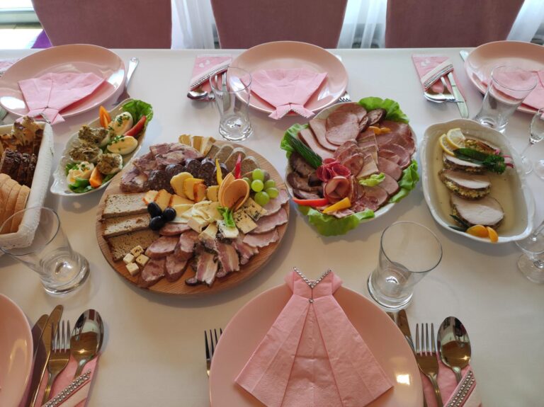 agroturystyka dla dzieci; warsztaty dla dzieci i młodzieży na wsi; agroturystyka z zajęciami edukacyjnymi; wakacje z dziećmi w naturze; przygoda dla dzieci na wsi; warsztaty ekologiczne dla dzieci; gospodarstwo agroturystyczne; wyjazdy dla szkół na wieś; warsztaty kreatywne dla dzieci; agroturystyka dla rodzin z dziećmi; kreatywne zajęcia dla dzieci;