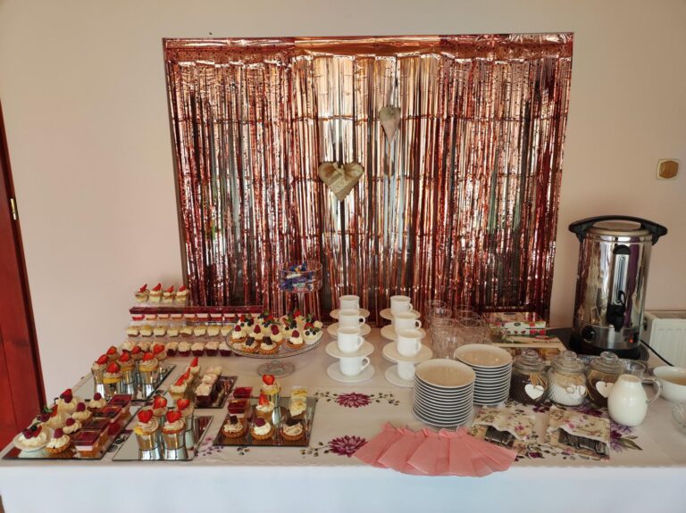 agroturystyka dla dzieci; warsztaty dla dzieci i młodzieży na wsi; agroturystyka z zajęciami edukacyjnymi; wakacje z dziećmi w naturze; przygoda dla dzieci na wsi; warsztaty ekologiczne dla dzieci; gospodarstwo agroturystyczne; wyjazdy dla szkół na wieś; warsztaty kreatywne dla dzieci; agroturystyka dla rodzin z dziećmi; kreatywne zajęcia dla dzieci;