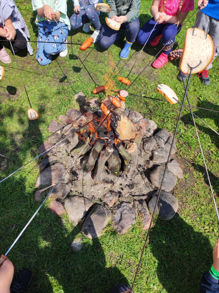 agroturystyka dla dzieci; warsztaty dla dzieci i młodzieży na wsi; agroturystyka z zajęciami edukacyjnymi; wakacje z dziećmi w naturze; przygoda dla dzieci na wsi; warsztaty ekologiczne dla dzieci; gospodarstwo agroturystyczne; wyjazdy dla szkół na wieś; warsztaty kreatywne dla dzieci; agroturystyka dla rodzin z dziećmi; kreatywne zajęcia dla dzieci;