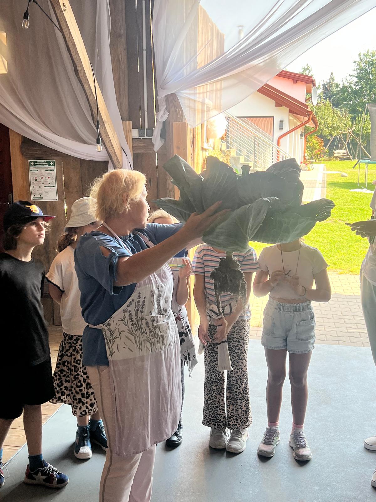 agroturystyka dla dzieci; warsztaty dla dzieci i młodzieży na wsi; agroturystyka z zajęciami edukacyjnymi; wakacje z dziećmi w naturze; przygoda dla dzieci na wsi; warsztaty ekologiczne dla dzieci; gospodarstwo agroturystyczne wyjazdy dla szkół na wieś; warsztaty kreatywne dla dzieci; agroturystyka dla rodzin z dziećmi;